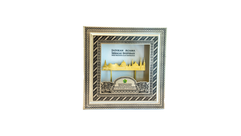  درع من وزارة الشؤون الدينية في جمهورية
                                إندونيسيا 