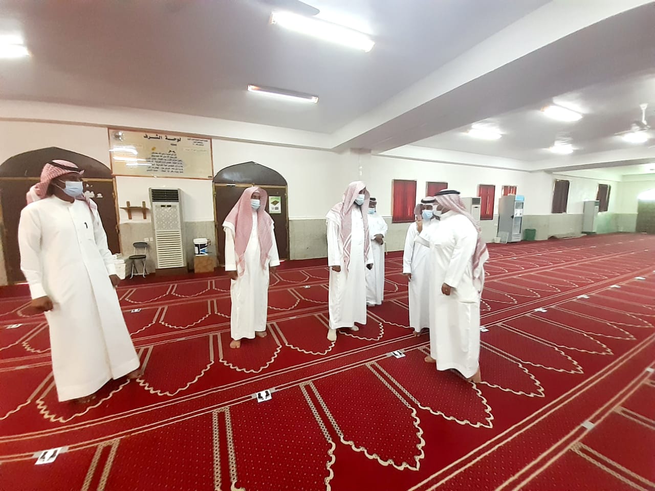 مدير الشؤون الإسلامية بالمدينة المنورة يقوم بجولة تفقدية لمساجد محافظة المهد (1).jpg