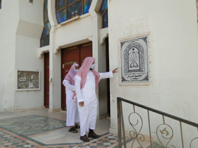 مدير فرع الشؤون الإسلامية بالمدينة خلال جولة على مساجد بدر _(1)_.jpg