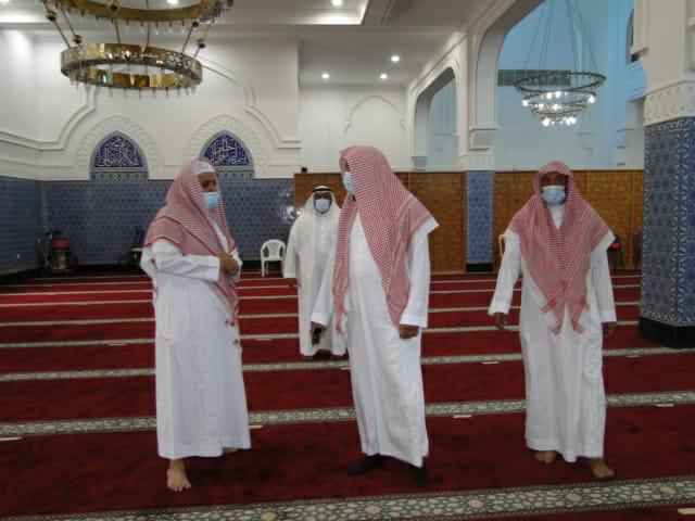 مدير فرع الشؤون الإسلامية بالمدينة خلال جولة على مساجد بدر _(33817090)_ __ (1).jpg